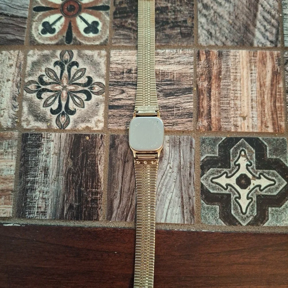 Medana Womens Goldtone Digital Quartz Watch W/ Expansion Band.